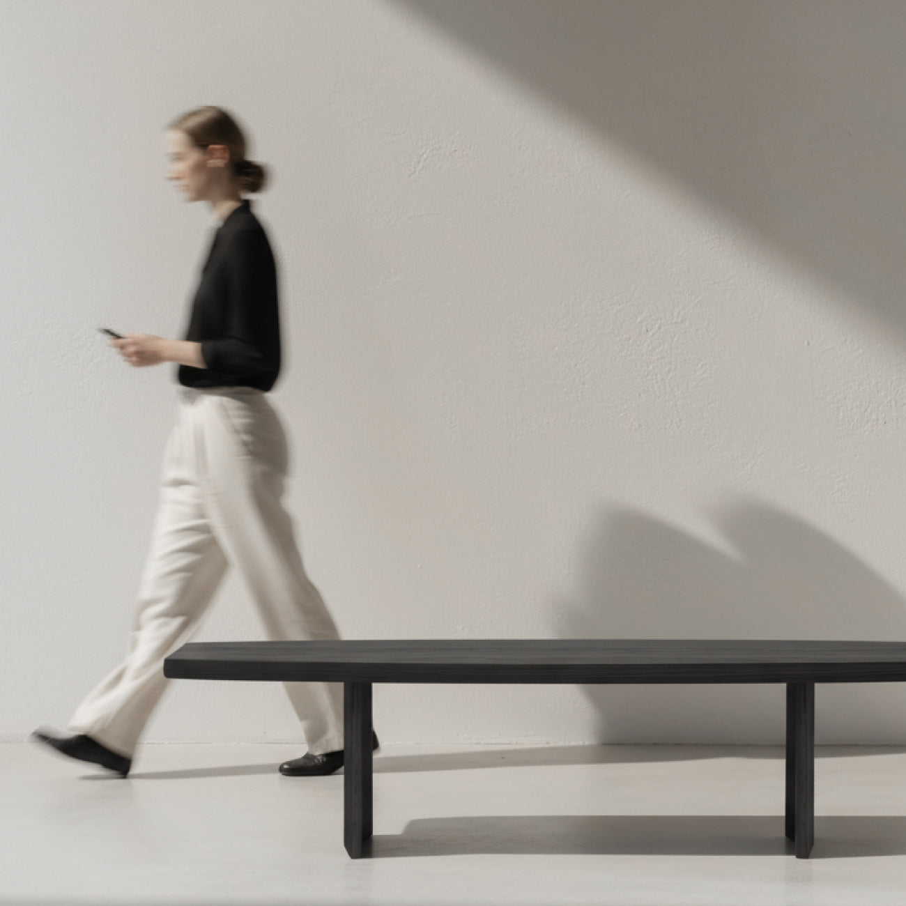 Umbra Hight Coffee Table - Black